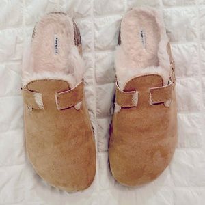 Forever 21 Fur Lined Clogs (New w/o Tags)